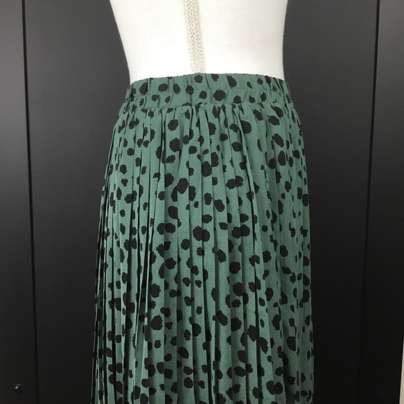EASEL Green And Black Polka Dot Pleated Skirt Size Small - Picture 6 of 9